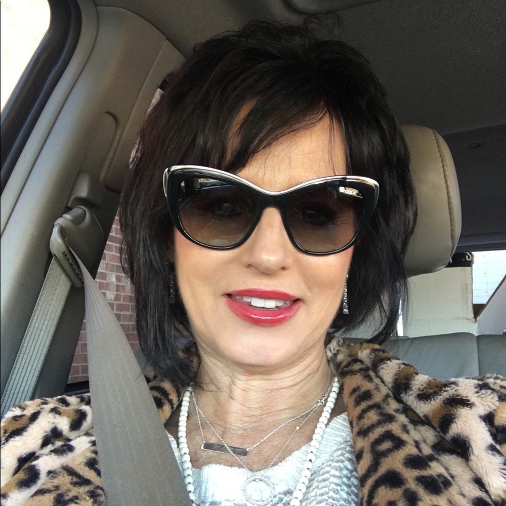 Meet your Posher, Darlene